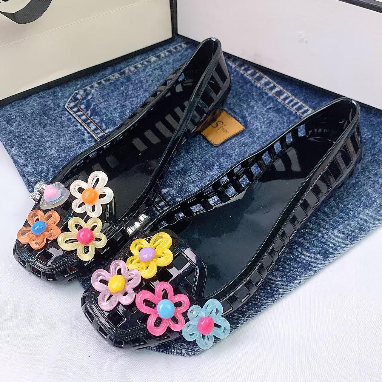 Fashionable Women's Shoes Jell - مراجعة Florist Supplies وسعره