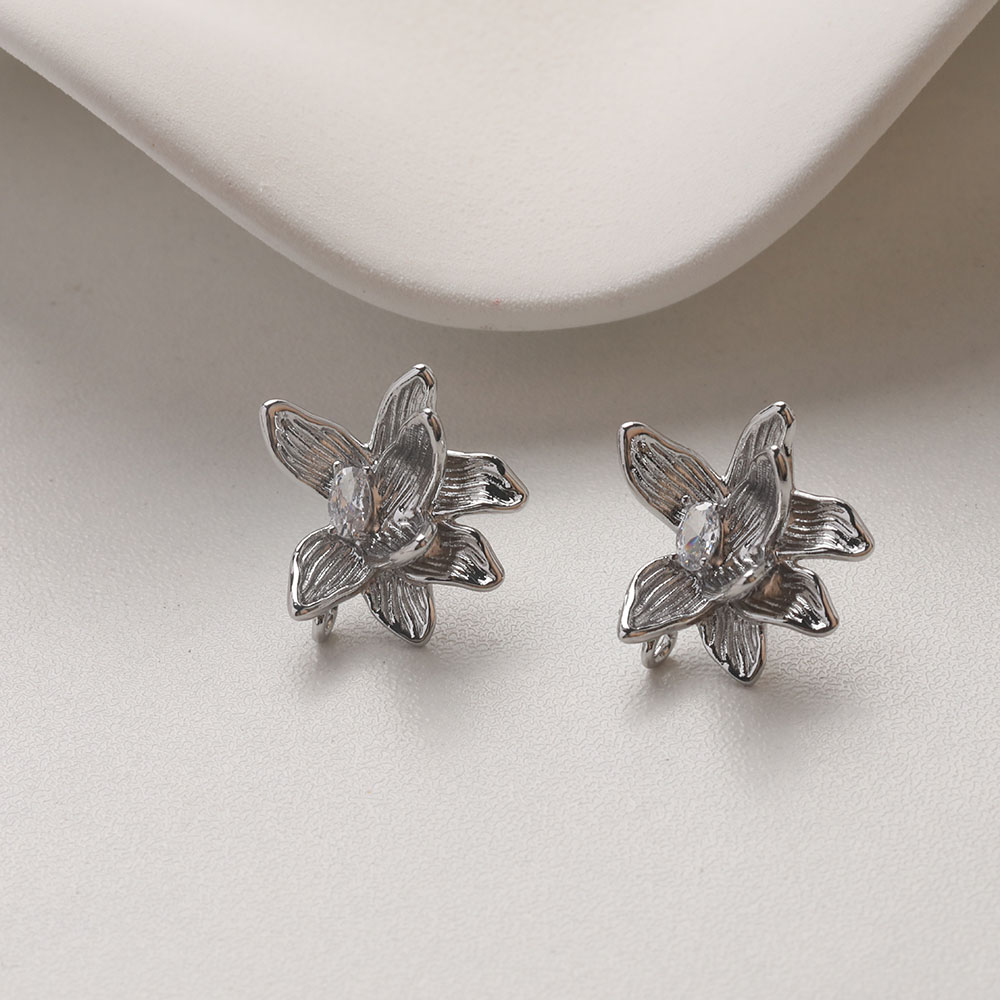4PCS Dainty Flower Ear Studs E - مراجعة Flower Supplies وسعره