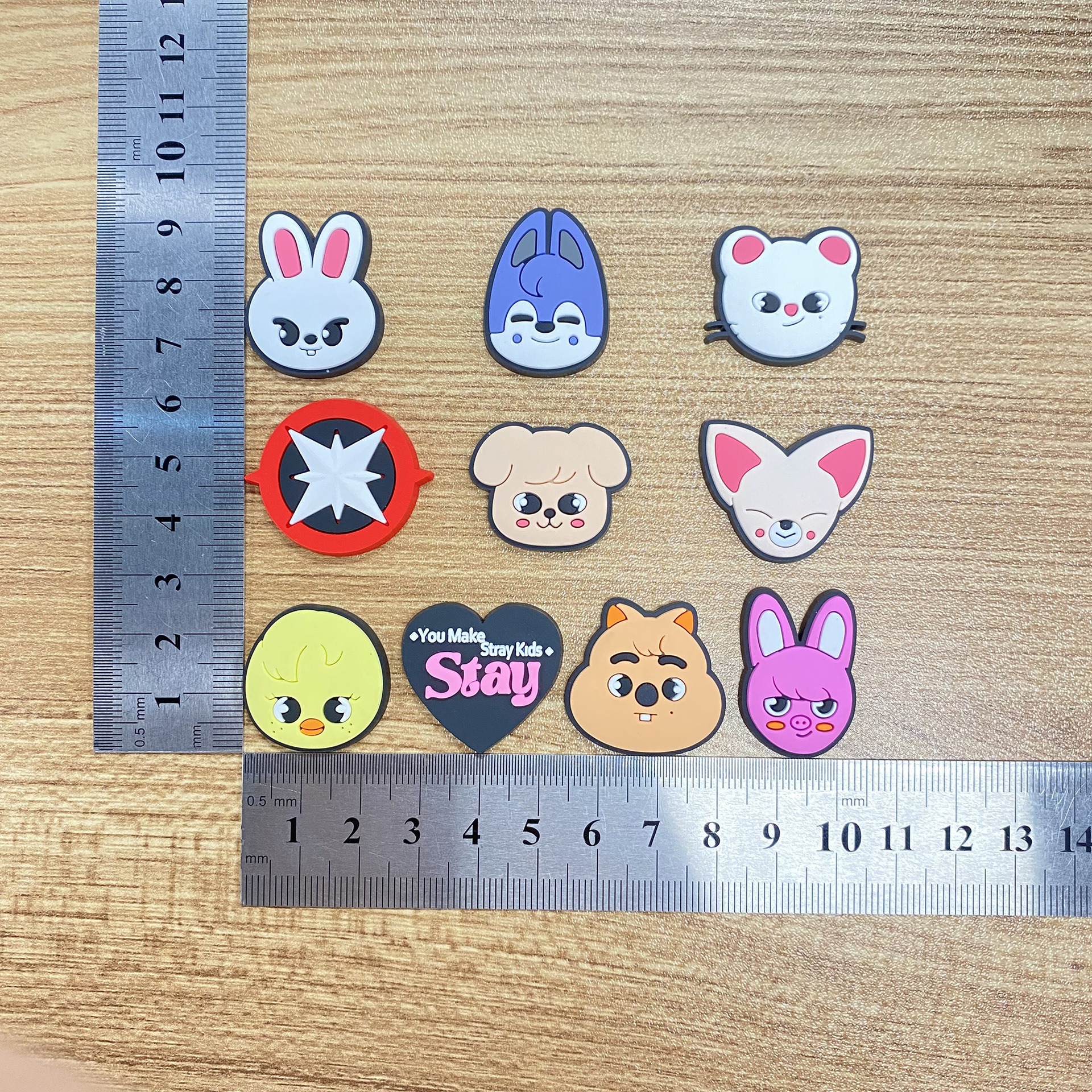 K-POP Stray Kids SKZOO Korean  - مراجعة Florist Supplies وسعره
